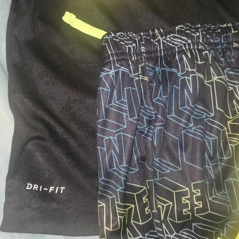 Nike Kids Black and Yellow Dri-FIT Set